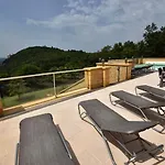 Charmante En Pierre - Piscine Semesterbostad